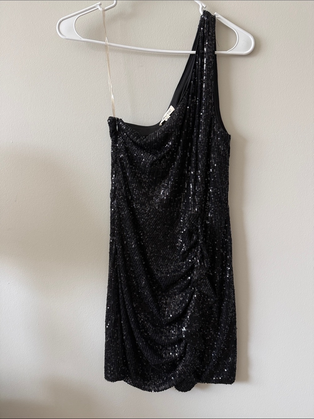 Main Strip Black One-Shoulder Sequin Cocktail Dress